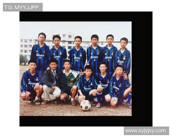 足球刘晨:从草根到明星的奋斗历程与背后故事揭秘 足球刘晨:从草根到明星的奋斗历程与背后故事揭秘