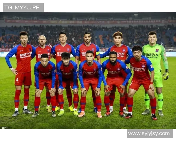 重庆网球队战术解析：如何在比赛中运用策略提升竞技水平与团队协作能力